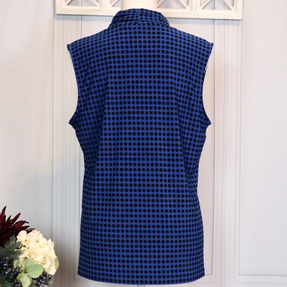 Anne Klein. Sleeveless top. Suit separates. - Picture 2 of 5